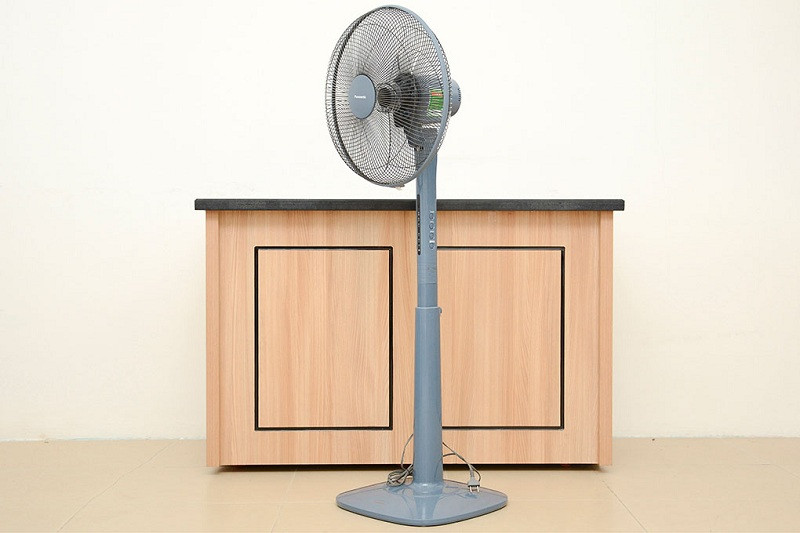 Quạt cây Panasonic F-409KB màu xanh - Thương hiệu Panasonic của Nhật Bản uy tín, chất lượng