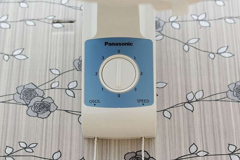 409UB panasonic - Dây bên phải (SPEED) dùng để điều khiển tốc độ quay của quạt. Dây bên trái (OSCIL) dùng để điều khiển chiều quay của quạt.