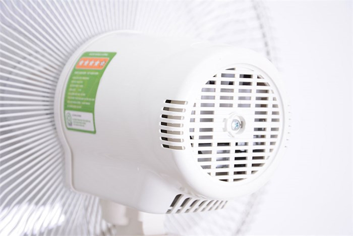 quạt treo tường panasonic